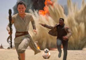 Daisy Ridley as Rey and John Boyega as Finn in Star Wars: The Force Awakens